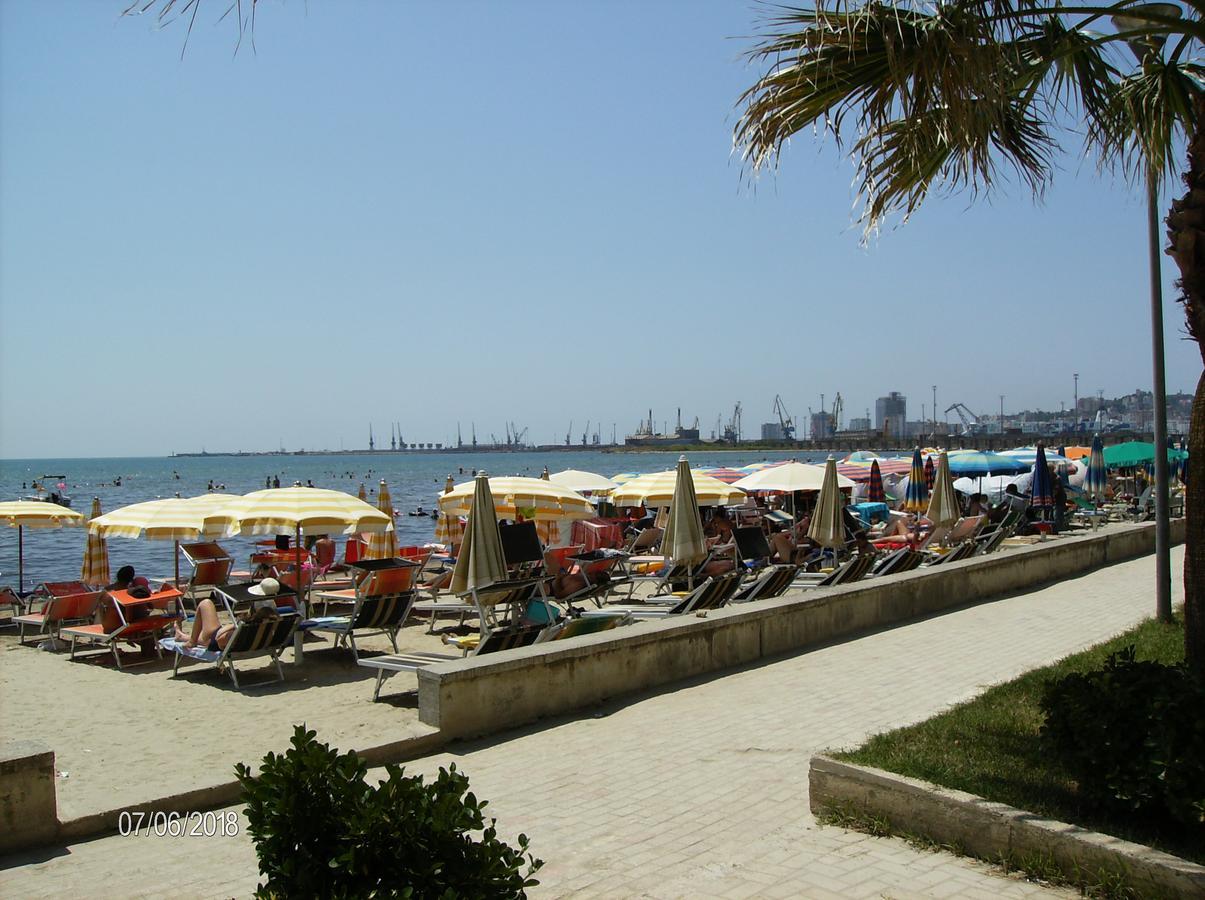 Amras House Durrës Exterior foto